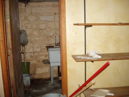 Utility Room.jpg - 33814 Bytes